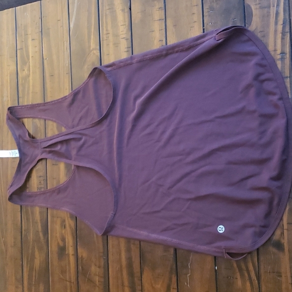Lululemon 105 tank *mesh - Picture 4 of 6